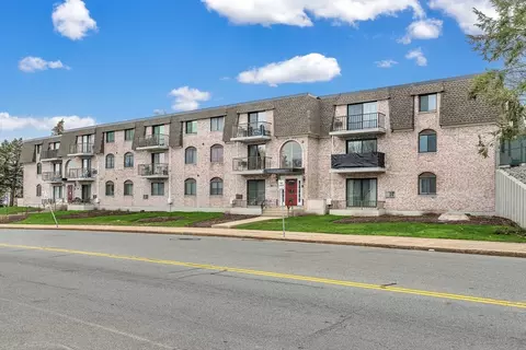 40 High St #205, Dedham, MA 02026