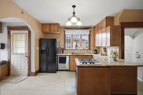 32 Burton St, Springfield, MA 01108 photo 9