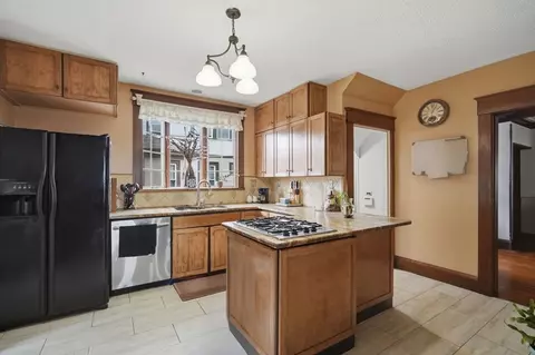 32 Burton St, Springfield, MA 01108 photo 10