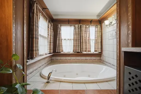 32 Burton St, Springfield, MA 01108 photo 17