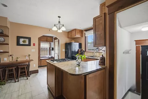 32 Burton St, Springfield, MA 01108 photo 14