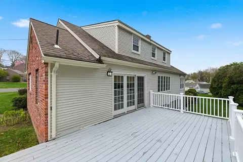 Exterior - 7 Brewster Rd, West Springfield, MA 01089 photo 10 of 11