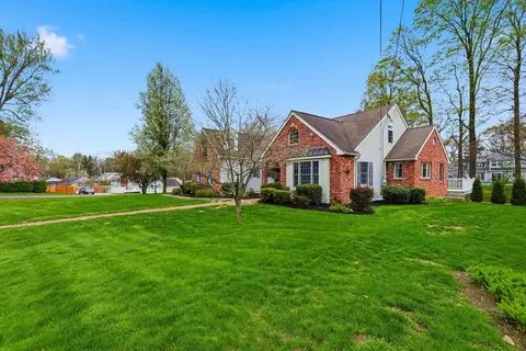 Exterior - 7 Brewster Rd, West Springfield, MA 01089 photo 3 of 11