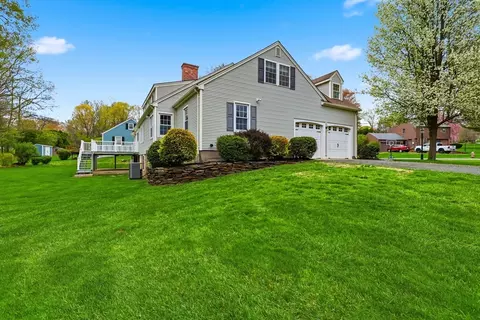 Exterior - 7 Brewster Rd, West Springfield, MA 01089 photo 7 of 11