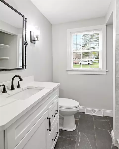 Bath - 7 Brewster Rd, West Springfield, MA 01089 photo 1 of 4