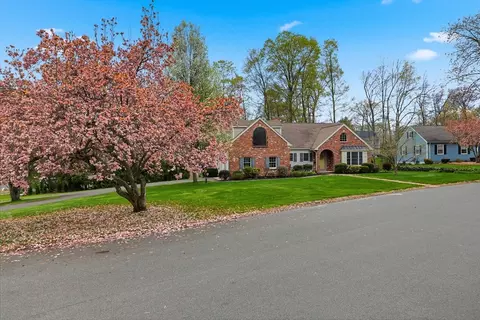Exterior - 7 Brewster Rd, West Springfield, MA 01089 photo 5 of 11