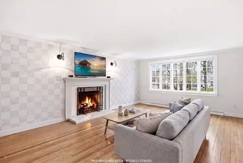 Living - 7 Brewster Rd, West Springfield, MA 01089 photo 1 of 5