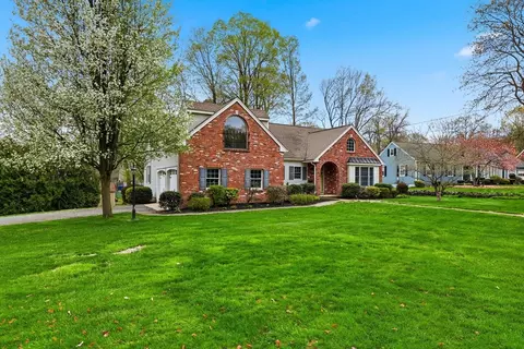 Exterior - 7 Brewster Rd, West Springfield, MA 01089 photo 4 of 11