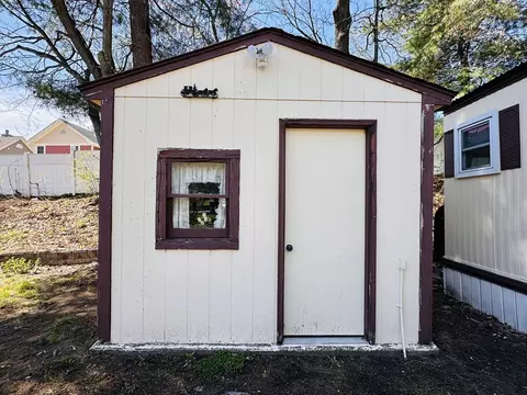 11 Lamplighter Ln, Springfield, MA 01119 photo 29