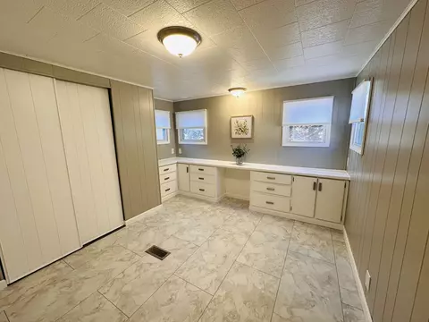11 Lamplighter Ln, Springfield, MA 01119 photo 24