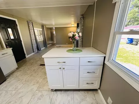 11 Lamplighter Ln, Springfield, MA 01119 photo 10