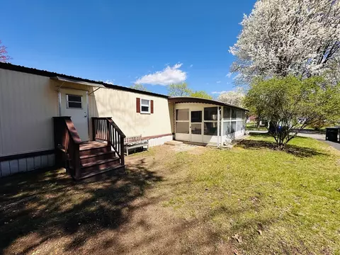 11 Lamplighter Ln, Springfield, MA 01119 photo 28