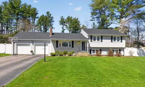 3 Accord Pond Dr, Hingham, MA 02043