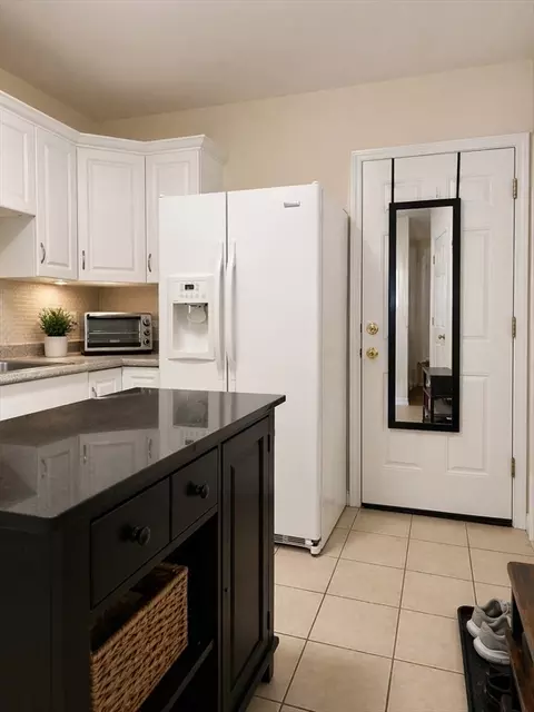 116 Spring St #A8, West Roxbury, MA 02132