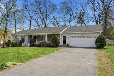 9 Jennifer Dr, West Springfield, MA 01089