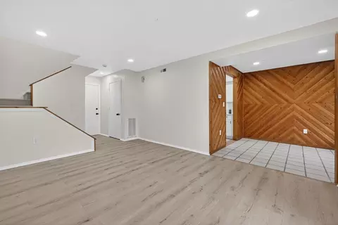 60 Laurelwood #32-3, Stoughton, MA 02072