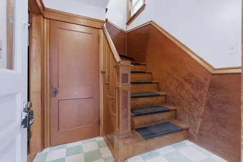 Entry Way - 7 Third Ave, Dudley, MA 01571 photo 2 of 5