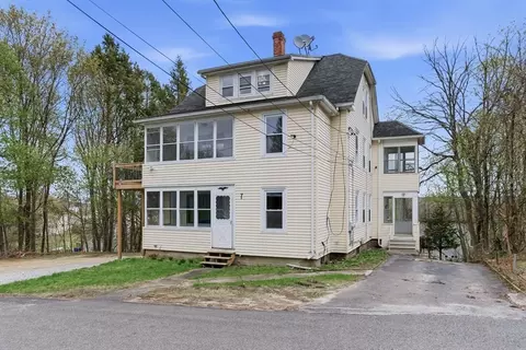 7 Third Ave, Dudley, MA 01571