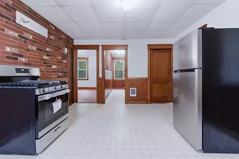 Entry Way - 7 Third Ave, Dudley, MA 01571 photo 4 of 5