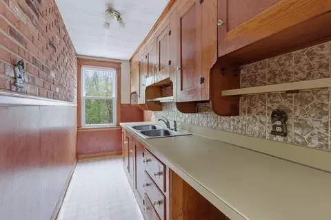 Kitchen - 7 Third Ave, Dudley, MA 01571 photo 3 of 4