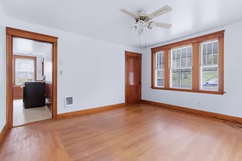 Living - 7 Third Ave, Dudley, MA 01571 photo 2 of 7