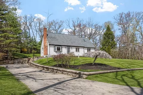 9 Grand St, Wilmington, MA 01887