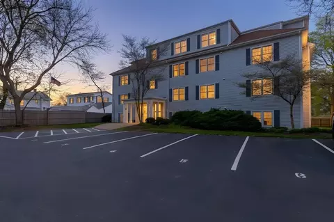 14 Webb Pl #1A, Mansfield, MA 02048