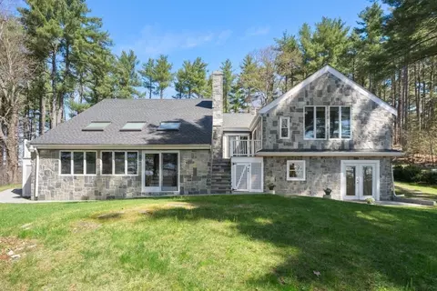 40 Hobbs Brook Rd, Weston, MA 02493