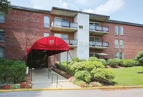 57 Broadlawn Park #14B, Chestnut Hill, MA 02467