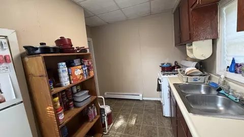 66 Hargraves St, Fall River, MA 02723 photo 5