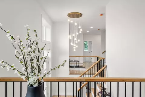 100 Woodbine Cir, Needham, MA 02494