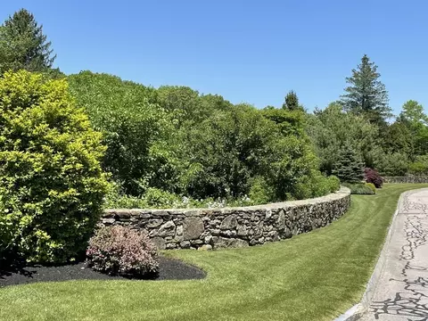 Exterior - 2 Stonegate Ln, Dover, MA 02030 photo 10 of 11