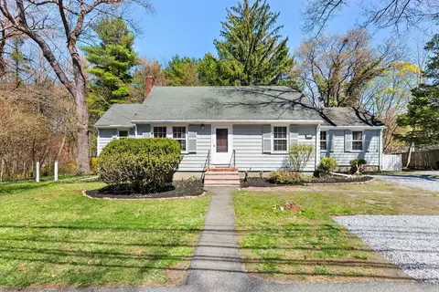 47 Wood St, Lexington, MA 02420