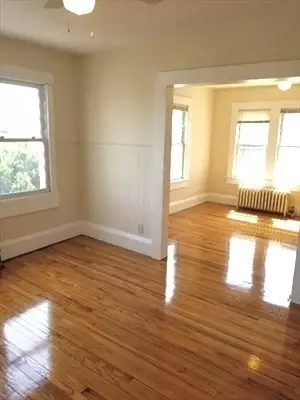 Living - 23-25 Prentice St, Springfield, MA 01104 photo 2 of 5