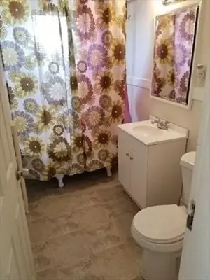 Bath - 23-25 Prentice St, Springfield, MA 01104 photo 1 of 2