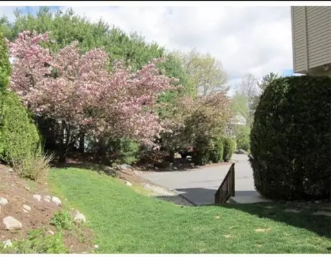 107 Arrowhead Cir #107, Ashland, MA 01721