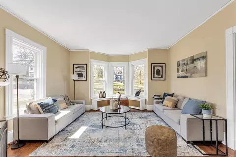 86 Milton Ave, Hyde Park, MA 02136