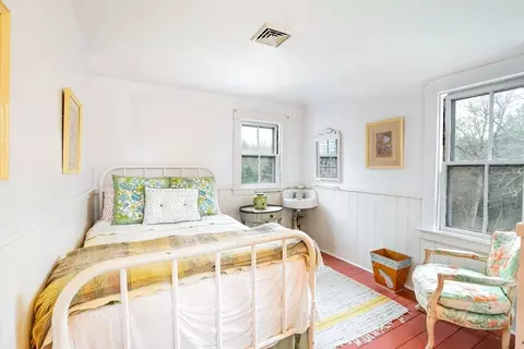Bedroom - 1331 Main St, Cotuit, MA 02635 photo 4 of 5