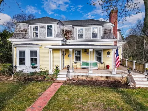 Exterior - 1331 Main St, Cotuit, MA 02635 photo 1 of 4