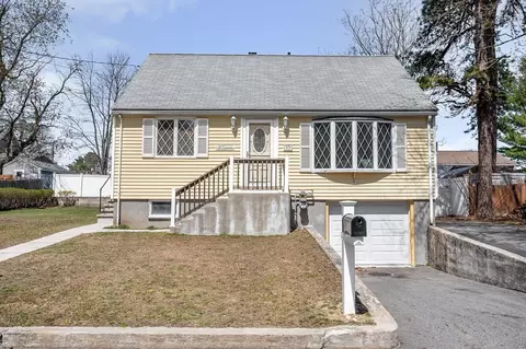 33 Pratt St, Tewksbury, MA 01876