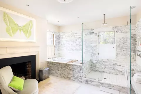 Bath - 280 Warren St, Brookline, MA 02445 photo 3 of 4