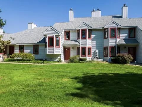 24 Mcintosh Dr #24, Amherst, MA 01002
