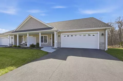 27 Lodge Ln #27, Wilbraham, MA 01095