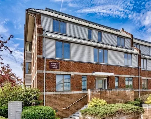 9-17 Baldwin St #15C, Newton, MA 02458