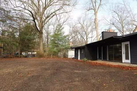 Exterior - 105 Overlook Dr, Springfield, MA 01118 photo 4 of 4