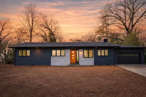 105 Overlook Dr, Springfield, MA 01118