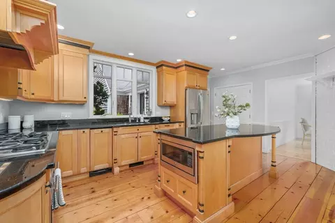Kitchen - 54 Rainbow Dr, Centerville, MA 02632 photo 2 of 3