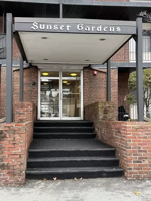 45 Oval Rd #8, Quincy, MA 02170