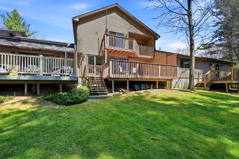 929 Shaker Rd #17, Westfield, MA 01085