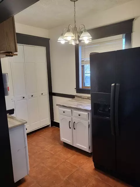 19 Greenbrier St, Springfield, MA 01108 photo 10
